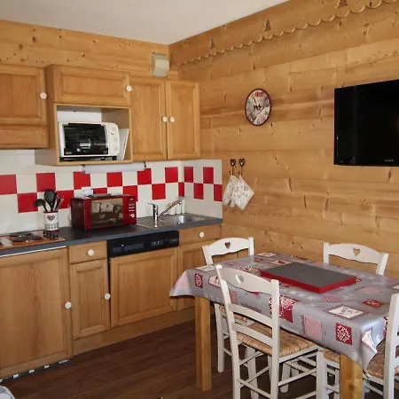 Cosy 4 Pers Au Pied Des Pistes Avec Parking, Balcon, Lave-vaisselle Et Services Additionnels - Fr-1-572-87 Apartment *